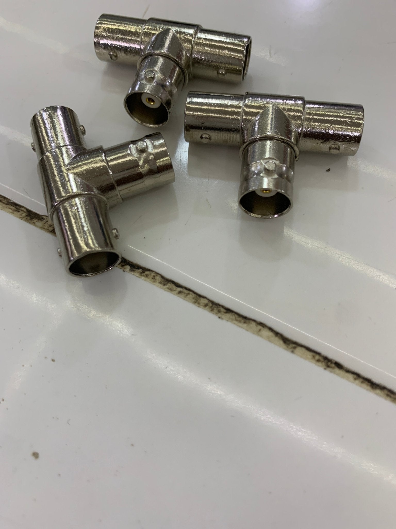 T BNC MALE JOINER - Joche
